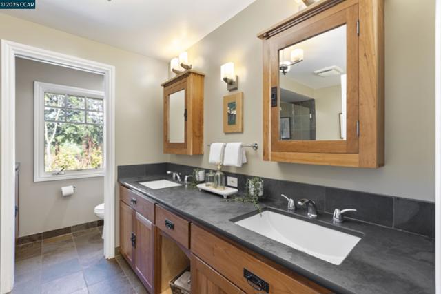 350 Pine Creek Rd, Walnut Creek CA: https://media.crmls.org/mediaz/e38921e4-9df8-4b87-b5a0-bf715aa1fa97.jpg