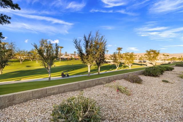 78420 Willowrich Drive, Palm Desert CA: https://media.crmls.org/mediaz/e389474a-f331-44f5-9362-8ca8adbe91b0.jpg
