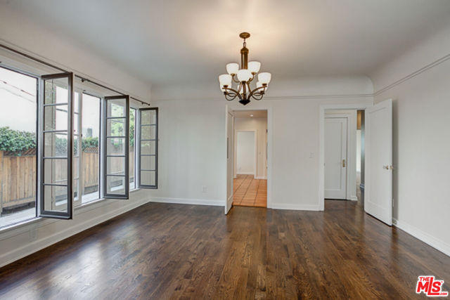 848 S Curson Avenue, Los Angeles CA: https://media.crmls.org/mediaz/e389d232-be34-43a1-85b2-a1e6e5ce648e.jpg