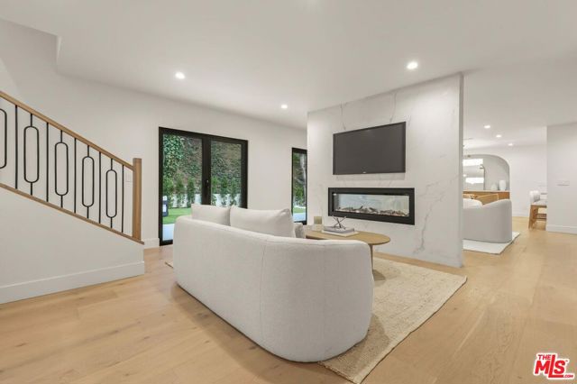 5 Bed Home for Sale in Los Angeles, California