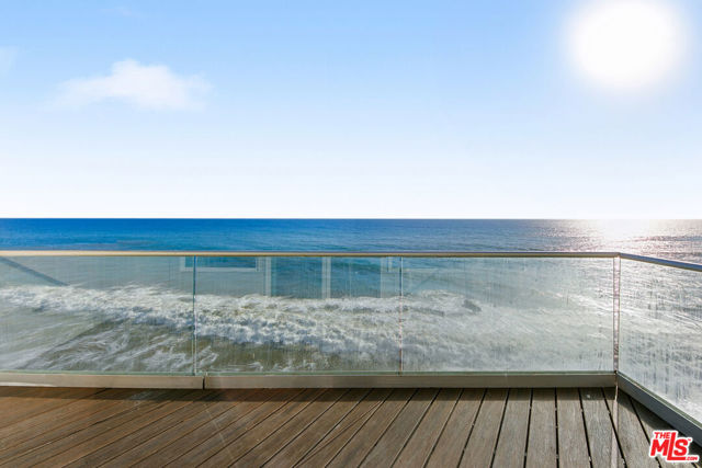 20438 Pacific Coast Highway, Malibu CA: https://media.crmls.org/mediaz/e38a1a0d-4e2c-4b7d-a14a-6fe124f91465.jpg