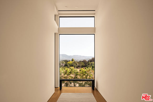 1225 Shippee Lane, Ojai CA: https://media.crmls.org/mediaz/e38a47b7-09e3-4279-a5a3-8b5f85e69dd5.jpg