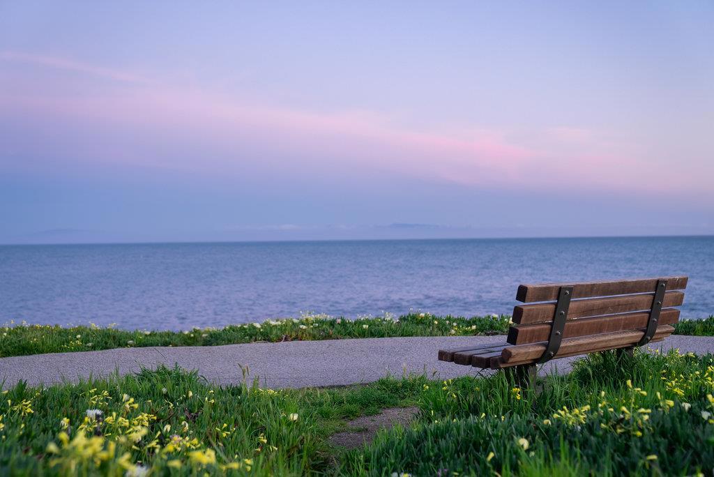 https://media.crmls.org/mediaz/e38af108-554a-48e6-b0fc-114dd0678f83.jpg?preset=X-Large