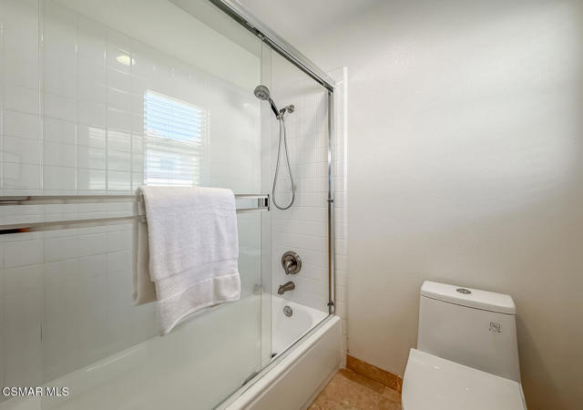 3030 Hollycrest Avenue, Thousand Oaks CA: https://media.crmls.org/mediaz/e38b0cf4-585a-436b-8390-03b1cd85c254.jpg