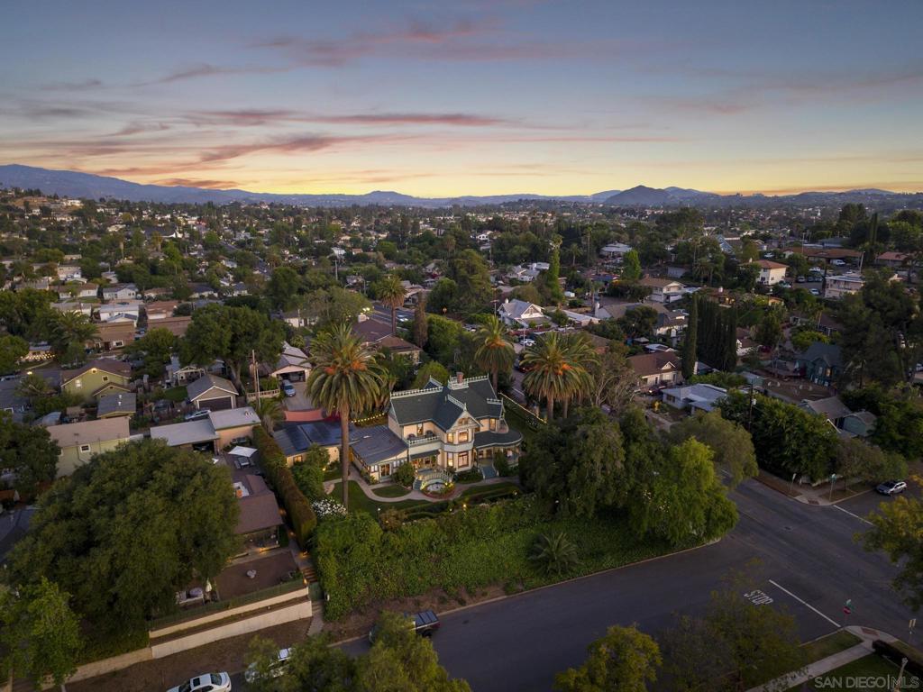 700 Juniper - photo 6