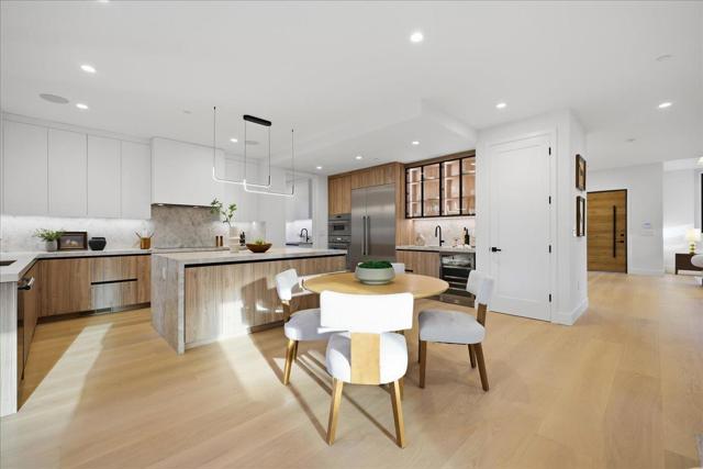 852 La Para Avenue, Palo Alto CA: https://media.crmls.org/mediaz/e38bf073-5bb5-44f9-aab6-c4fd9065bcd7.jpg