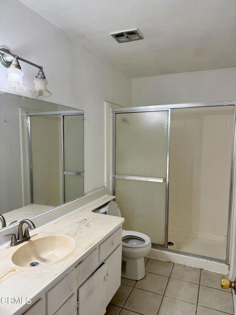 https://media.crmls.org/mediaz/e38c4ac2-9e5b-470a-b166-8de0d51b2f88.jpg?preset=X-Large
