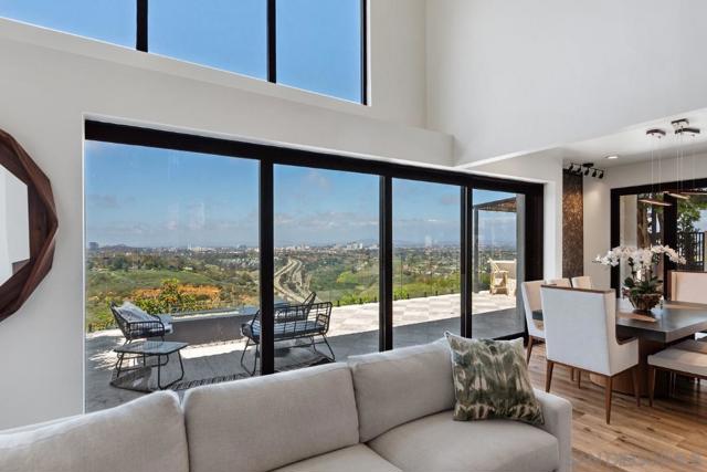 6675 Caminito Lindrick, La Jolla CA: https://media.crmls.org/mediaz/e38c7136-a0e5-4b15-9593-ddbaaf92fe54.jpg