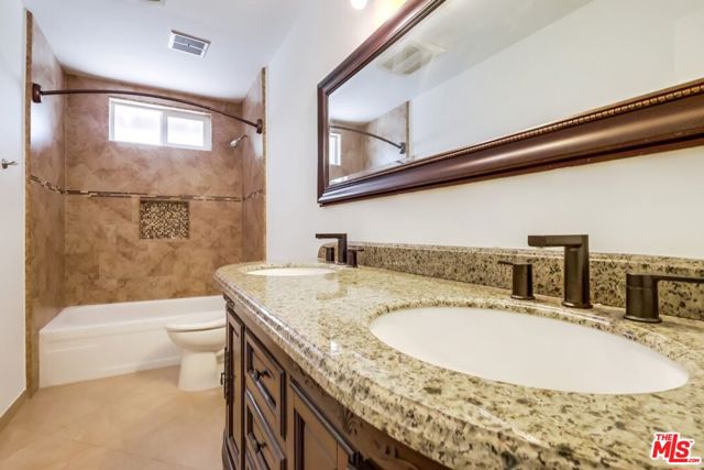687 Mount Carmel Drive, Claremont CA: https://media.crmls.org/mediaz/e38cafc1-ff97-4b8c-b35f-2f932de18170.jpg