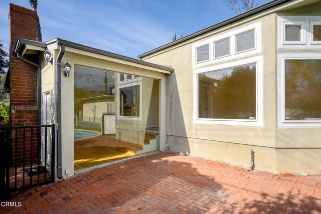 4917 Angeles Crest Highway, La Canada Flintridge CA: https://media.crmls.org/mediaz/e38ce0ec-c9b6-4fea-ac0f-fc8fca19cfc8.jpg