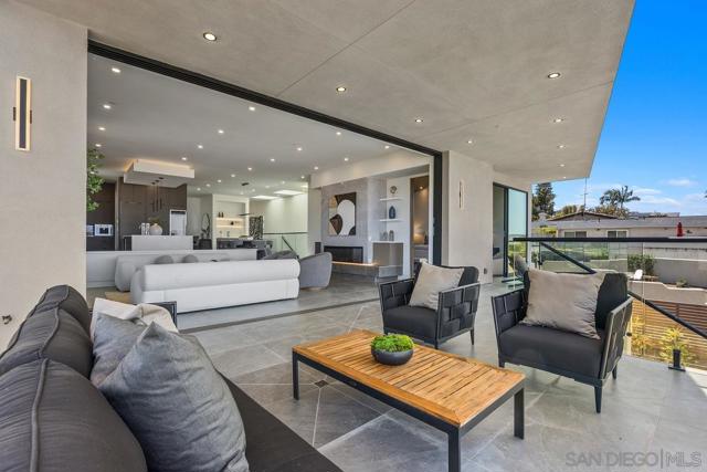 147 S Rios, Solana Beach CA: https://media.crmls.org/mediaz/e38d041f-7643-40aa-bfcd-ed1fea2b260c.jpg