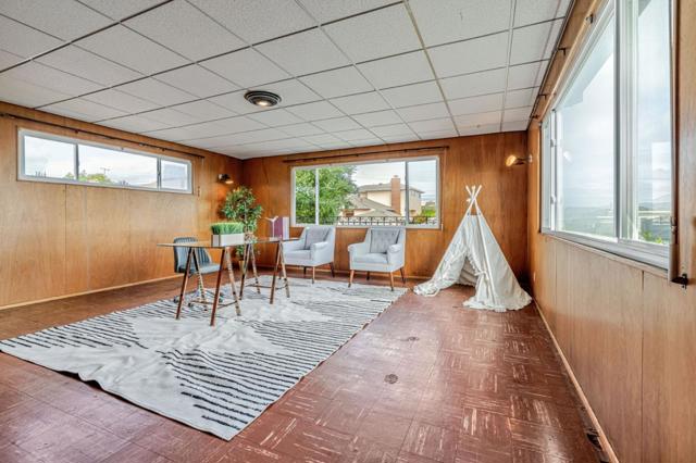 18 Queen Anne Court, Millbrae CA: https://media.crmls.org/mediaz/e38d6ea5-3d34-4736-8db8-2c3b5f238c0f.jpg