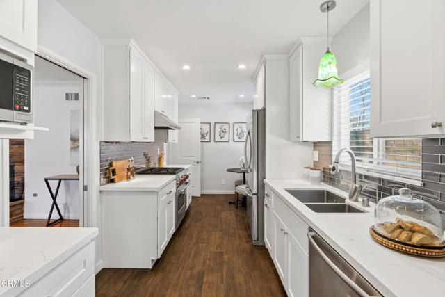 442 Crestvale Drive, Sierra Madre CA: https://media.crmls.org/mediaz/e38dcaf9-c147-4914-8027-9df1cae62959.jpg