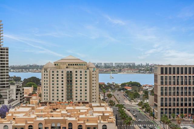 888 W E St, San Diego CA: https://media.crmls.org/mediaz/e38e3cf0-0112-4e0b-875d-8fb567e79c34.jpg