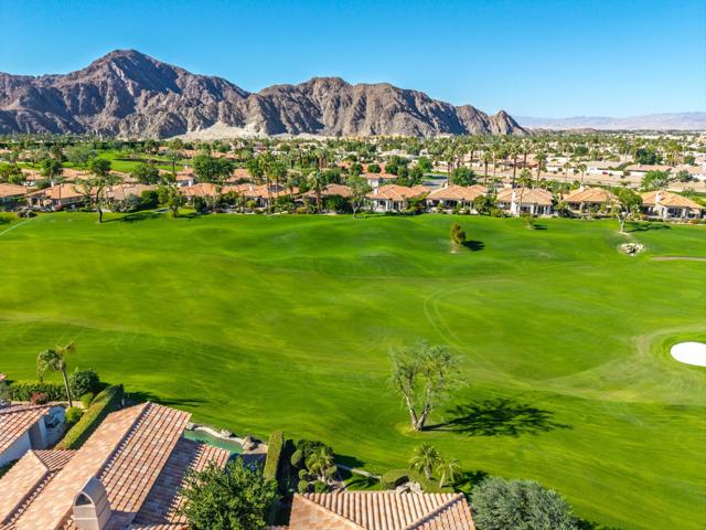 78930 Rancho La Quinta Drive, La Quinta CA: https://media.crmls.org/mediaz/e38e4f88-7142-4d11-bc41-0ef0d3698dbc.jpg