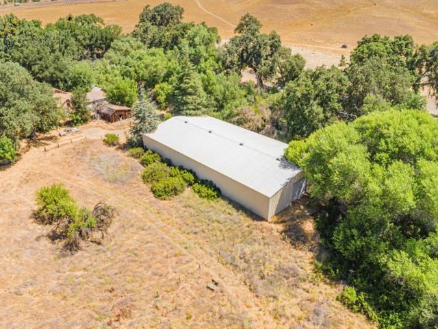 29711 Airline Highway, Paicines CA: https://media.crmls.org/mediaz/e38e5fca-b0e4-494c-b69c-bdd27c9f5f4e.jpg