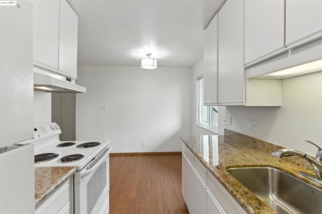 14617 Doolittle Dr, San Leandro CA: https://media.crmls.org/mediaz/e38ee3da-e7f5-4e45-b018-7abe44bb16b0.jpg