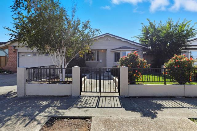 780 Welburn Avenue, Gilroy CA: https://media.crmls.org/mediaz/e38f70d1-9af6-4f06-9c59-b586bcf508f3.jpg