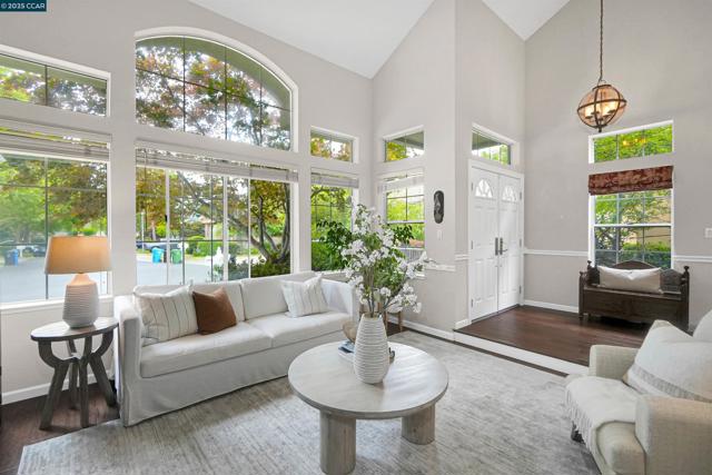 405 Triomphe Ct, Danville CA: https://media.crmls.org/mediaz/e390a698-9d99-465e-91db-f239a02f55c6.jpg