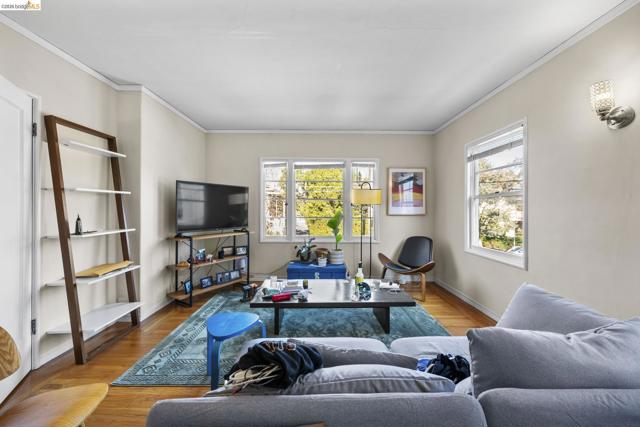 Image 10 of 38 For 367 St  