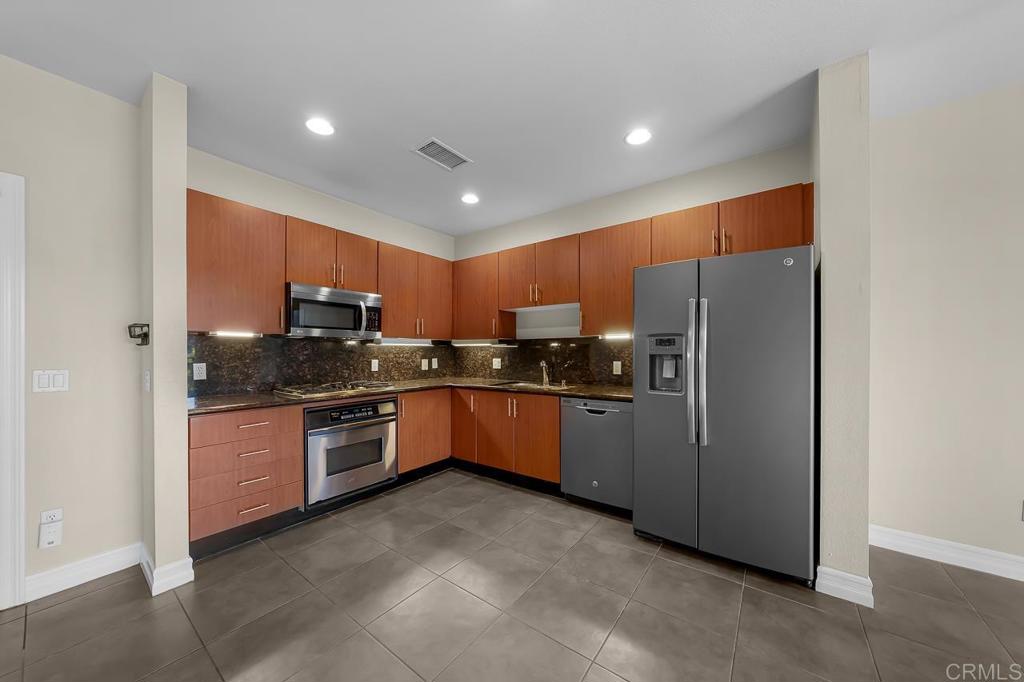 550 Park Blvd - photo 5