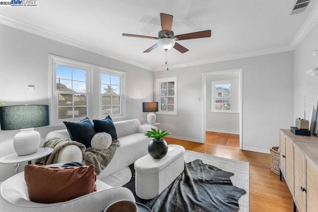 1112 Elgin St, San Lorenzo CA: https://media.crmls.org/mediaz/e3927916-5dd3-4cc0-84be-c504596c6c25.jpg