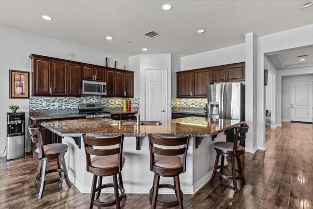 85115 Stazzano Place, Indio CA: https://media.crmls.org/mediaz/e3927d50-de99-4db2-bc40-828eb9c42630.jpg