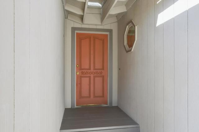 828 Weeks Street, East Palo Alto CA: https://media.crmls.org/mediaz/e3928f77-a344-4f9a-9f68-51377ab1429d.jpg