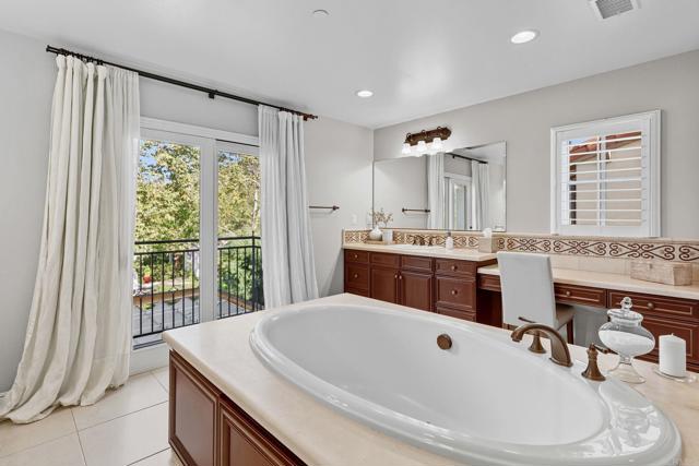 16941 Simple Melody Lane, San Diego CA: https://media.crmls.org/mediaz/e392c99f-f94f-4d36-9aba-0cda76495e81.jpg