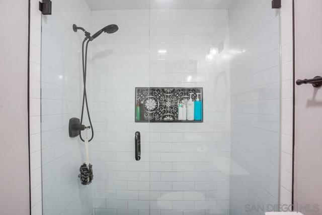 2035 Camino Cantera, Vista CA: https://media.crmls.org/mediaz/e392cba6-3125-4624-ac4a-95a982303dbc.jpg