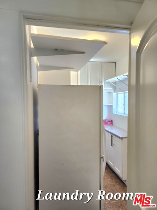 857 S Norton Avenue, Los Angeles CA: https://media.crmls.org/mediaz/e392cd24-4739-4407-ac96-7951410db134.jpg