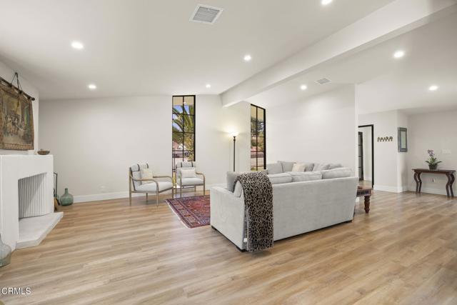1820 Ramona Drive, Camarillo CA: https://media.crmls.org/mediaz/e3938f99-4858-4d9a-8ff6-66fad501fdb7.jpg
