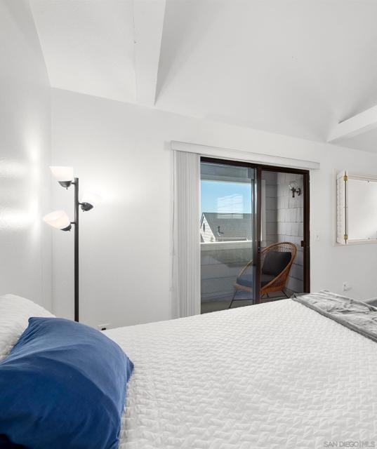 11061 Scripps Ranch, San Diego CA: https://media.crmls.org/mediaz/e3939f68-ea58-4b7d-8d36-847c3ae4a901.jpg