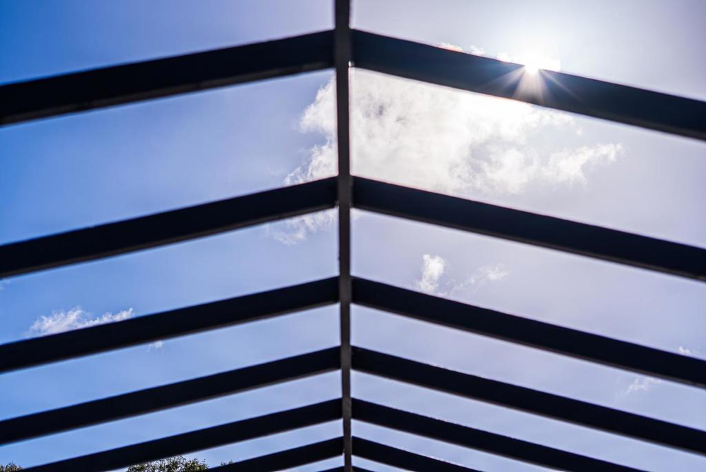 https://media.crmls.org/mediaz/e393c0e3-29d0-402c-b403-9c17079cb9bb.jpg?preset=X-Large
