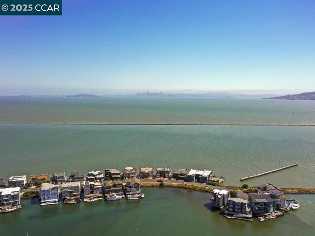 1460 Sandpiper Spit, Richmond CA: https://media.crmls.org/mediaz/e3952588-48f7-45d5-a7d6-55ccf852d4c3.jpg