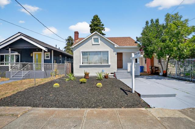 7000 Arthur Street, Oakland CA: https://media.crmls.org/mediaz/e39550d6-e25b-4bc4-afa7-d0f12b557fda.jpg