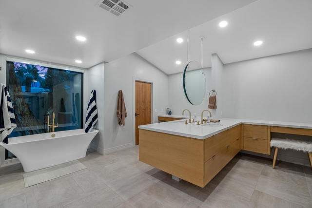 Image 15 of 50 For 49260 Sunrose Lane