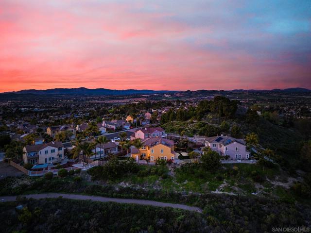 1330 Panorama Ridge Rd, Oceanside CA: https://media.crmls.org/mediaz/e3961e2b-aa75-4aa6-8dbe-050ed3eca834.jpg