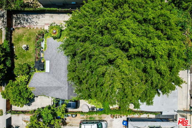 523 S Coronado Street, Los Angeles CA: https://media.crmls.org/mediaz/e396785e-e56c-4148-aa93-0214fb26bc24.jpg