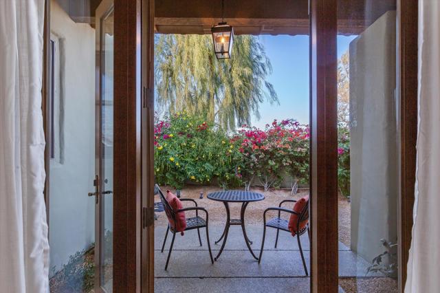 2489 Tuscany Heights Drive, Palm Springs CA: https://media.crmls.org/mediaz/e396cacc-56f3-4325-b9c4-6eb8c03feaa6.jpg