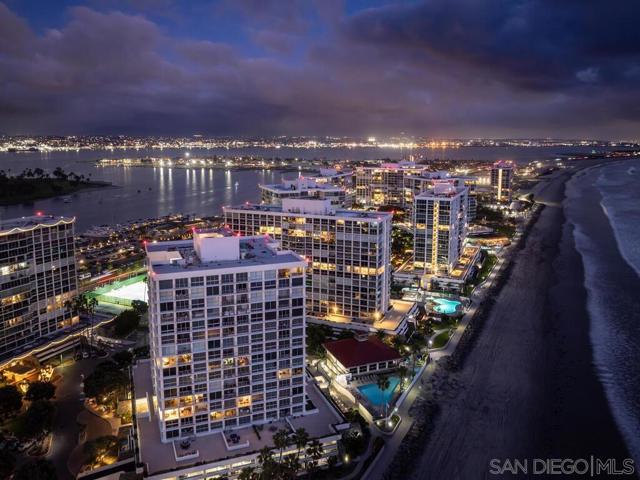 1720 Avenida del Mundo, Coronado CA: https://media.crmls.org/mediaz/e397af50-9496-416d-9c8b-d966ebcfc24a.jpg