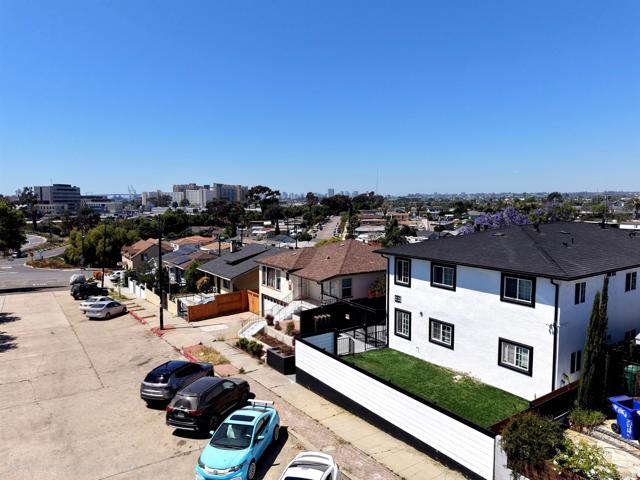 3934 Marine View Ave, San Diego CA: https://media.crmls.org/mediaz/e3986809-72b0-4bce-a4ea-70dcf9891cae.jpg