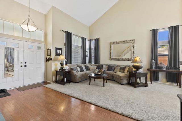 4425 Arbor Cove Cir, Oceanside CA: https://media.crmls.org/mediaz/e399a27e-907b-4519-b4c3-d9e8bda12773.jpg