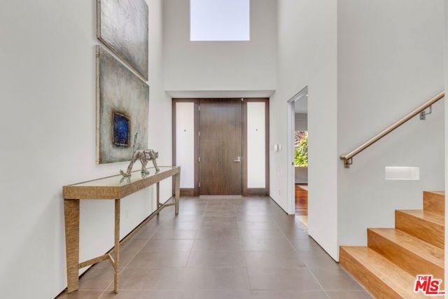15514 CASIANO Court, Los Angeles CA: https://media.crmls.org/mediaz/e399dd82-70d4-417d-91df-d76236b63f80.jpg