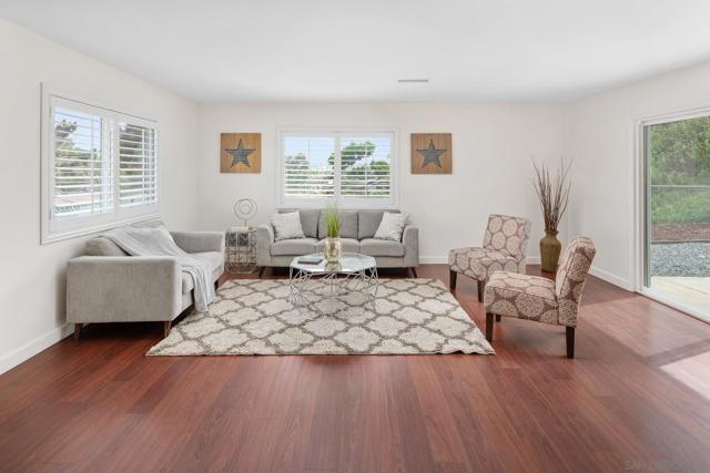 5083 Barry St, Oceanside CA: https://media.crmls.org/mediaz/e399e56e-731b-43af-9b81-f0b0b198dfc7.jpg