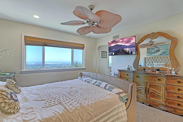 5350 Edgehill Circle, Ventura CA: https://media.crmls.org/mediaz/e39a9a9c-da5e-4f60-af6f-bd2bf24a57f7.jpg