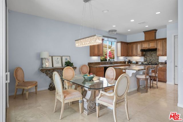 56645 Mountain, La Quinta CA: https://media.crmls.org/mediaz/e39accb8-53de-42be-98dc-a89a0efa3490.jpg