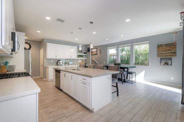 Detail Gallery Image 8 of 53 For 662 Gemstone Dr, San Marcos,  CA 92078 - 5 Beds | 3 Baths
