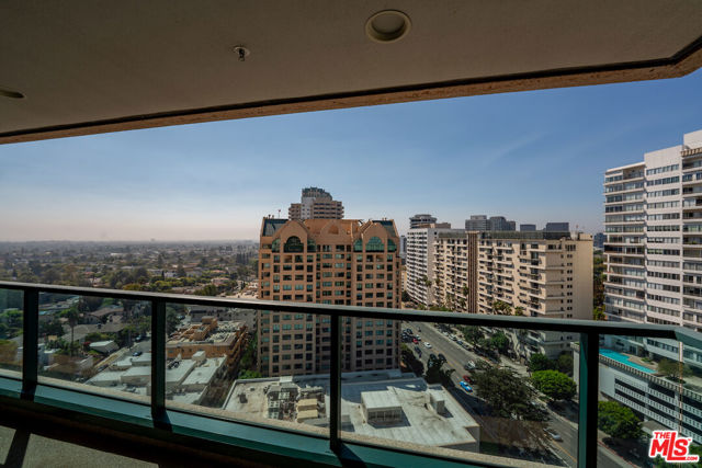 10490 Wilshire Boulevard, Los Angeles CA: https://media.crmls.org/mediaz/e39b36f4-911f-49ce-a8aa-8fb6b5623330.jpg