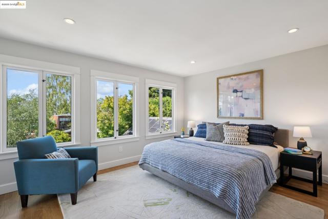 1811 Parker St, Berkeley CA: https://media.crmls.org/mediaz/e39b51f0-56c6-47a6-8459-a746b0f8dcbc.jpg